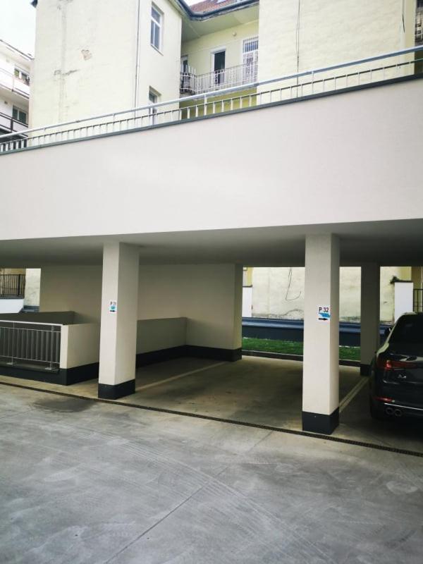 Teleki40 Apartman Gyor Central, Free Parking, Terrace Buitenkant foto
