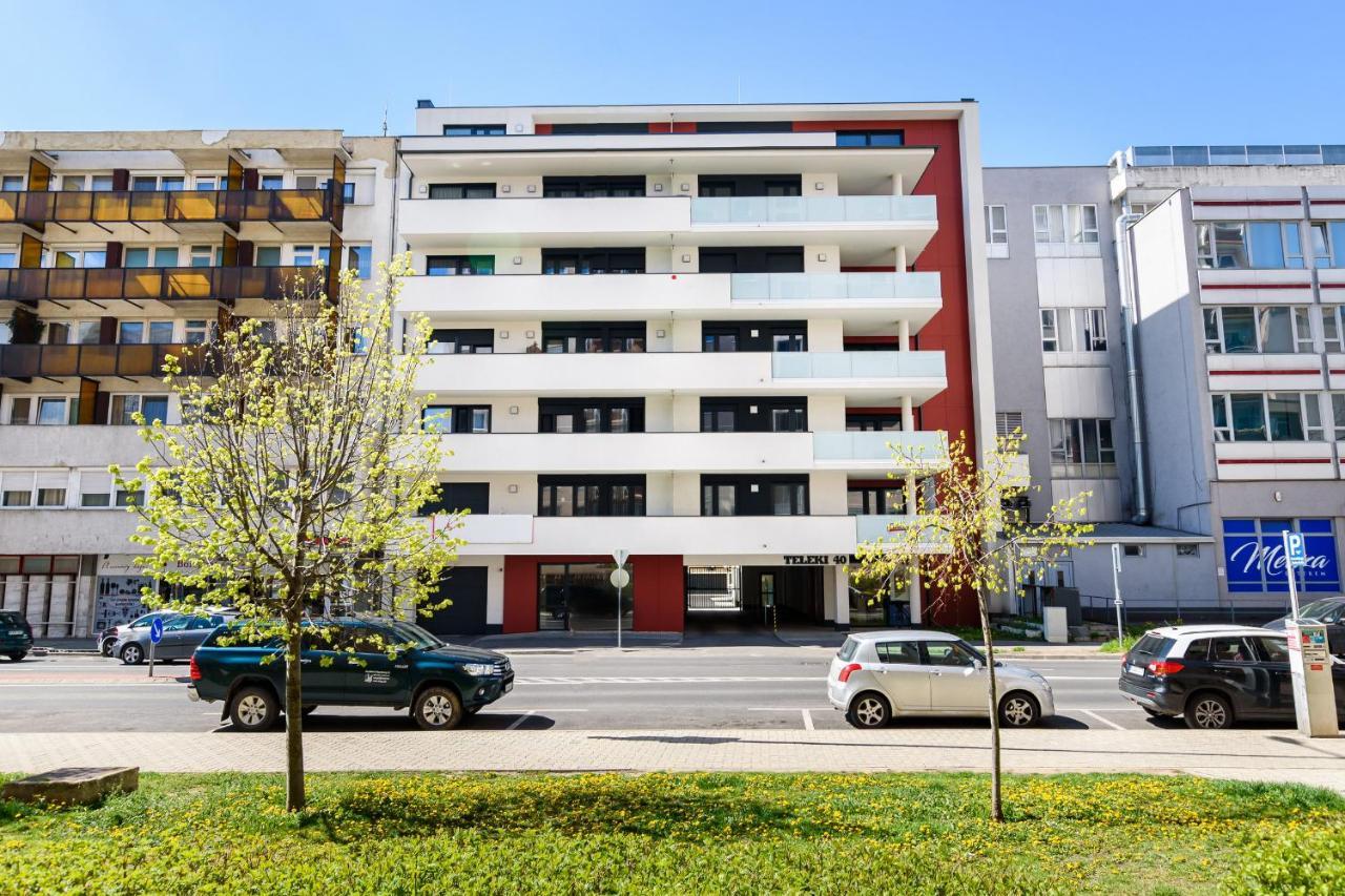 Teleki40 Apartman Gyor Central, Free Parking, Terrace Buitenkant foto